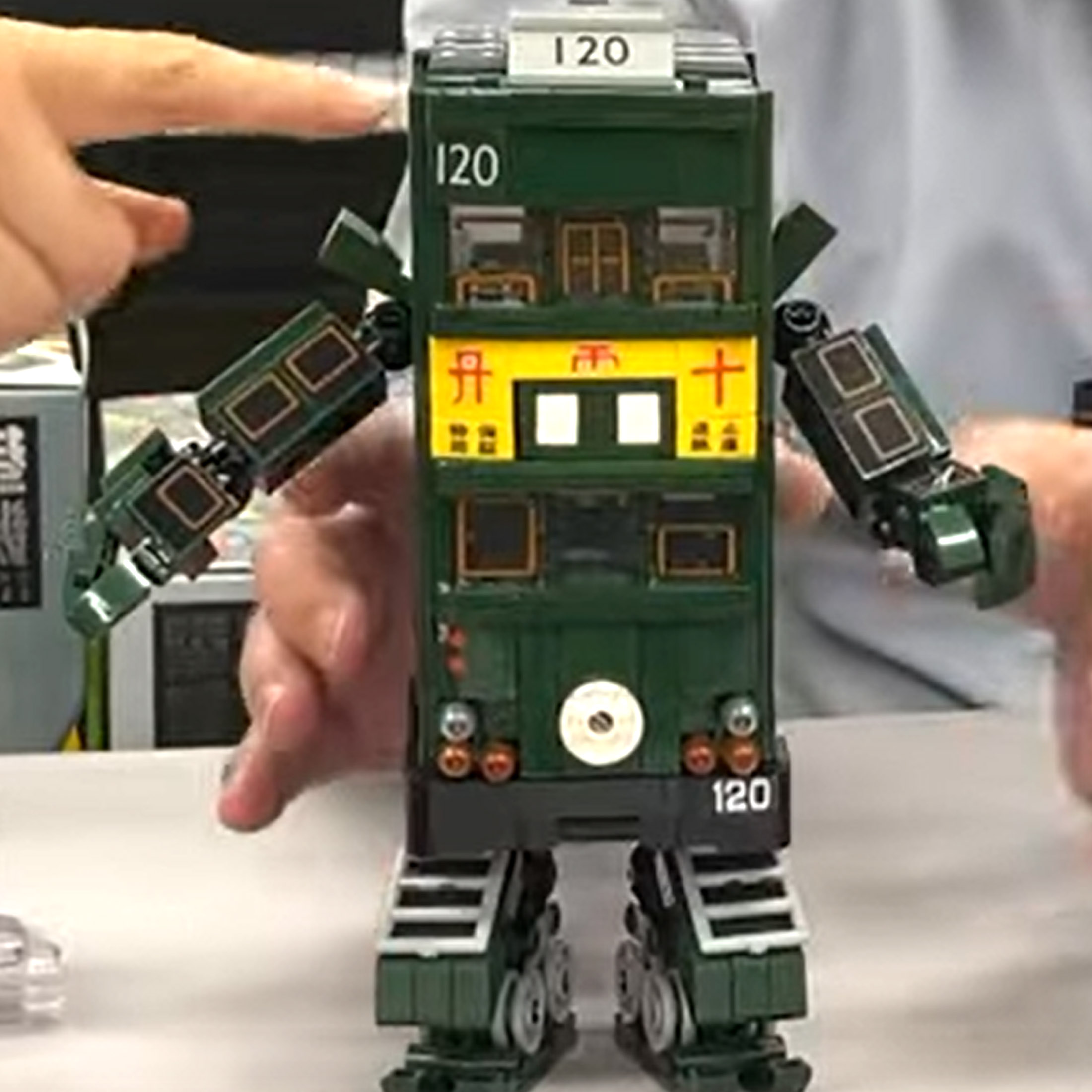 Kalos Hong Kong Tram Robot Building Block Toy 699pcs - Image 4